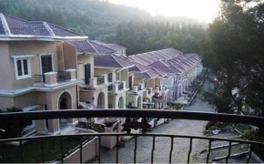 Villa Berastagi Resort V25 depan Kolam Renang